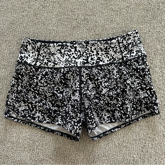 Lululemon Run Times Short II 4” Size 4 - Picture 2 of 8